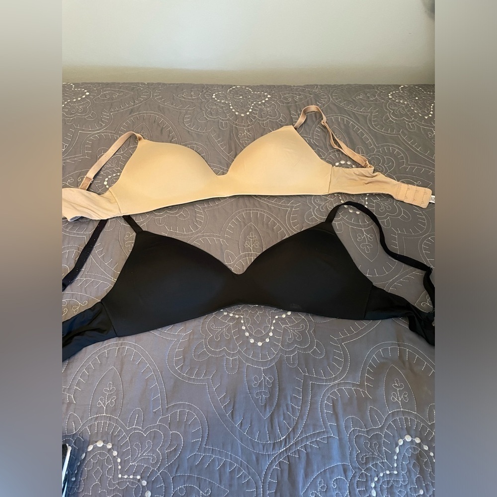 Victoria’s Secret Lightly Lined T shirt bras 34D